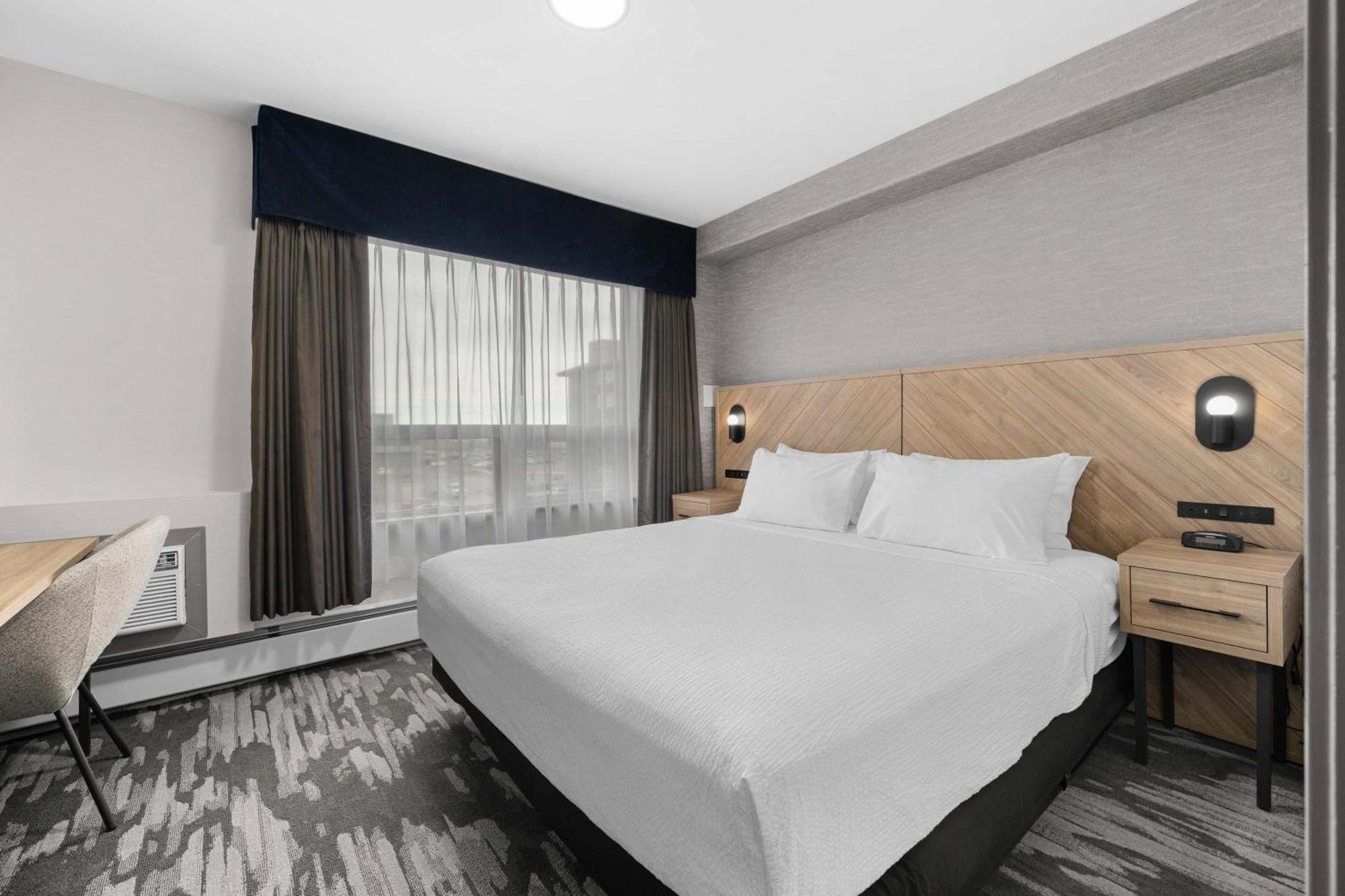 Sandman Hotel Calgary Airport Exterior photo