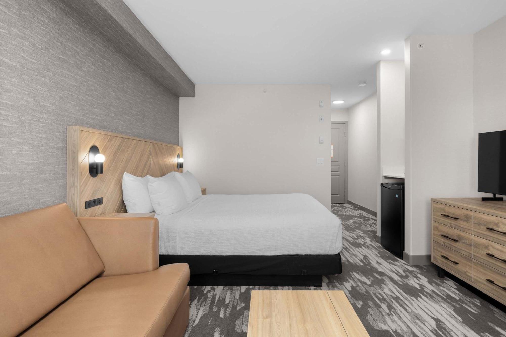 Sandman Hotel Calgary Airport Exterior photo