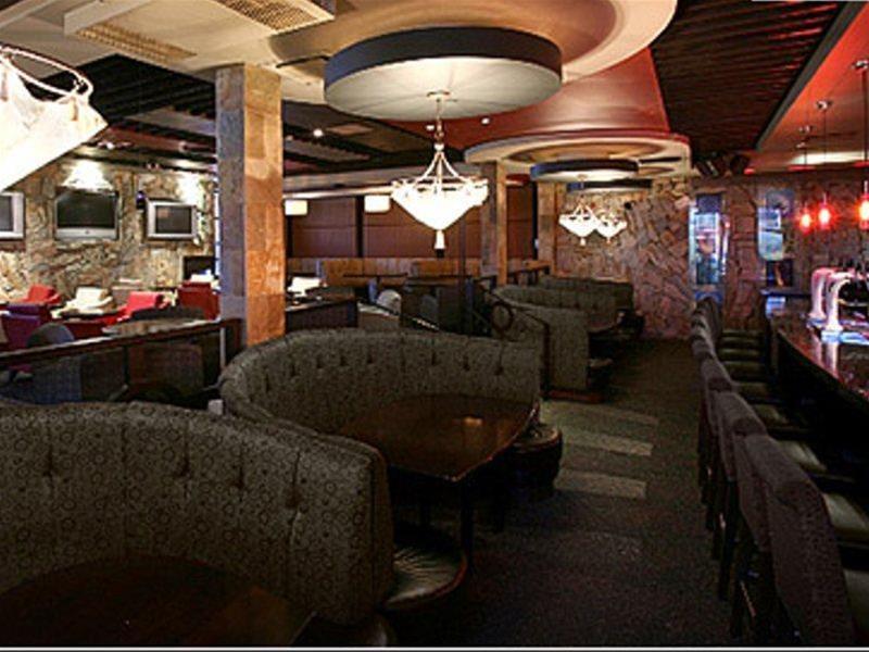 Sandman Hotel Calgary Airport Exterior photo